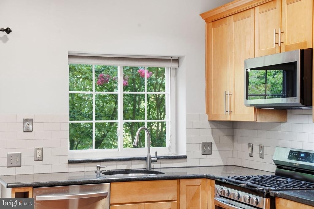 12109 Wedgeway Court - Photo 16