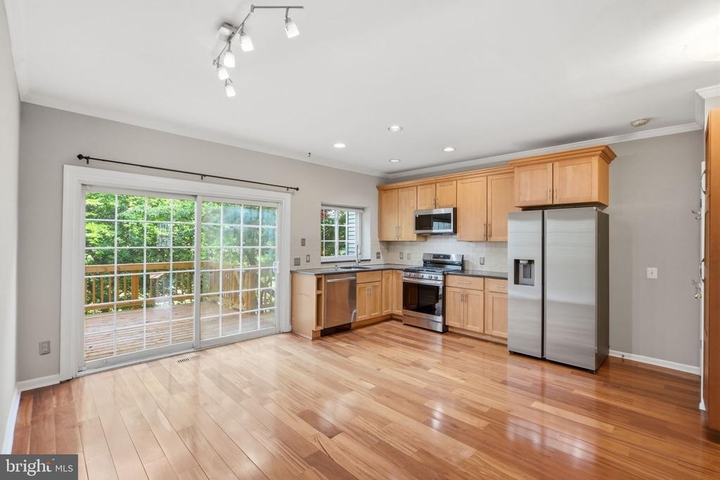 12109 Wedgeway Court - Photo 10