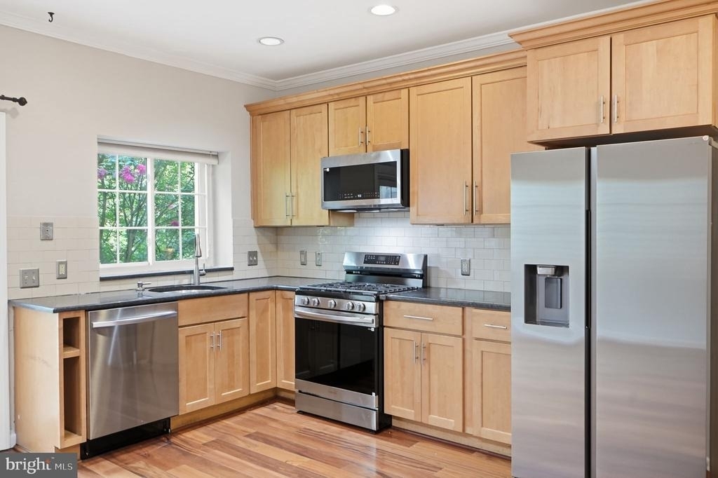 12109 Wedgeway Court - Photo 11