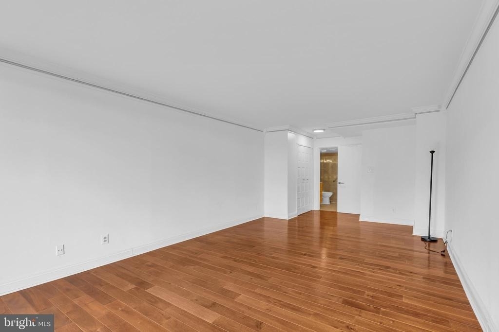 1800 Old Meadow Road - Photo 25