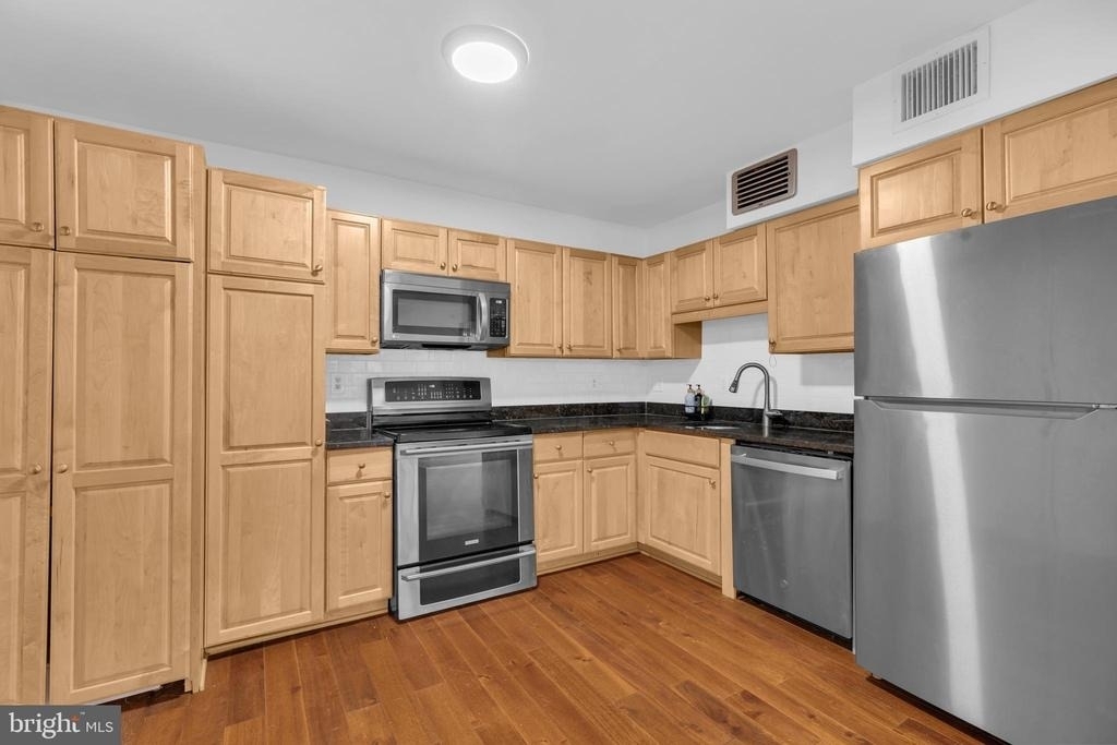 1800 Old Meadow Road - Photo 13