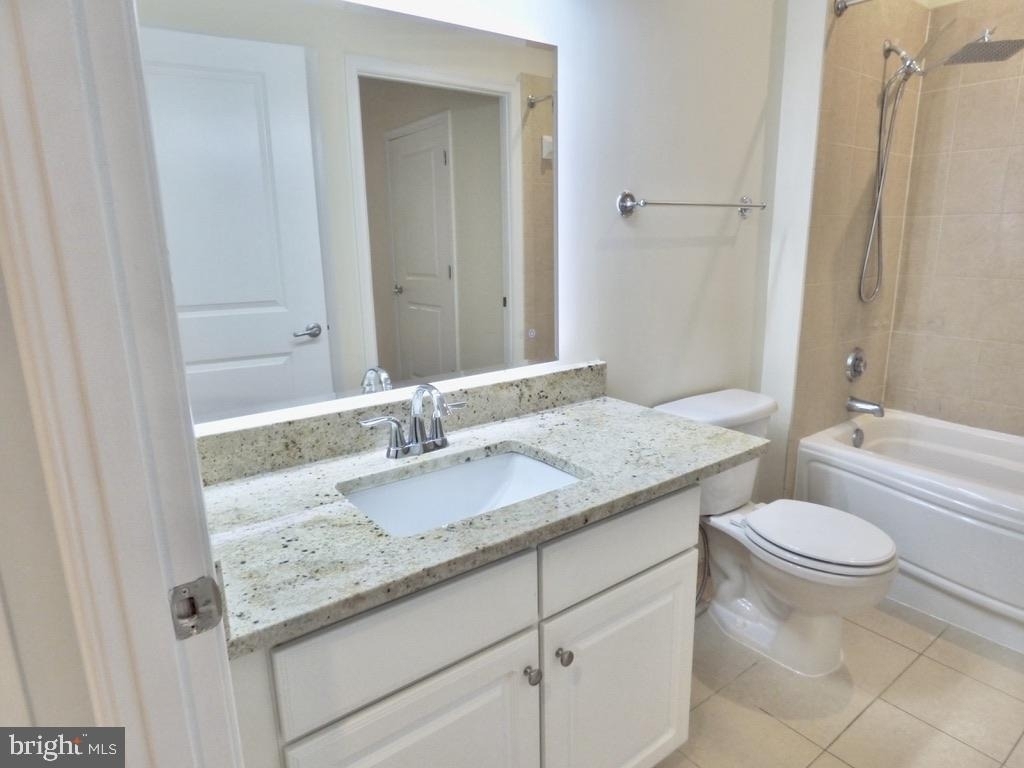 11800 Sunset Hills Road - Photo 14