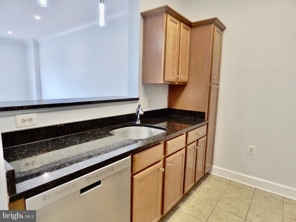 11800 Sunset Hills Road - Photo 8