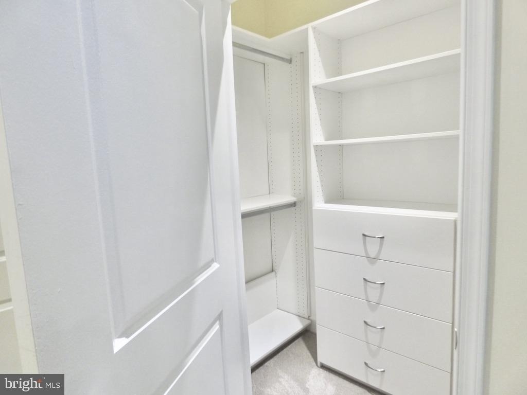 11800 Sunset Hills Road - Photo 22