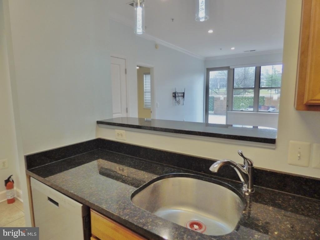 11800 Sunset Hills Road - Photo 7