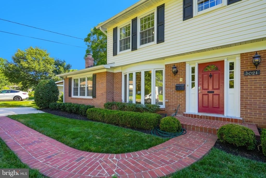 5021 Fleming Drive - Photo 3