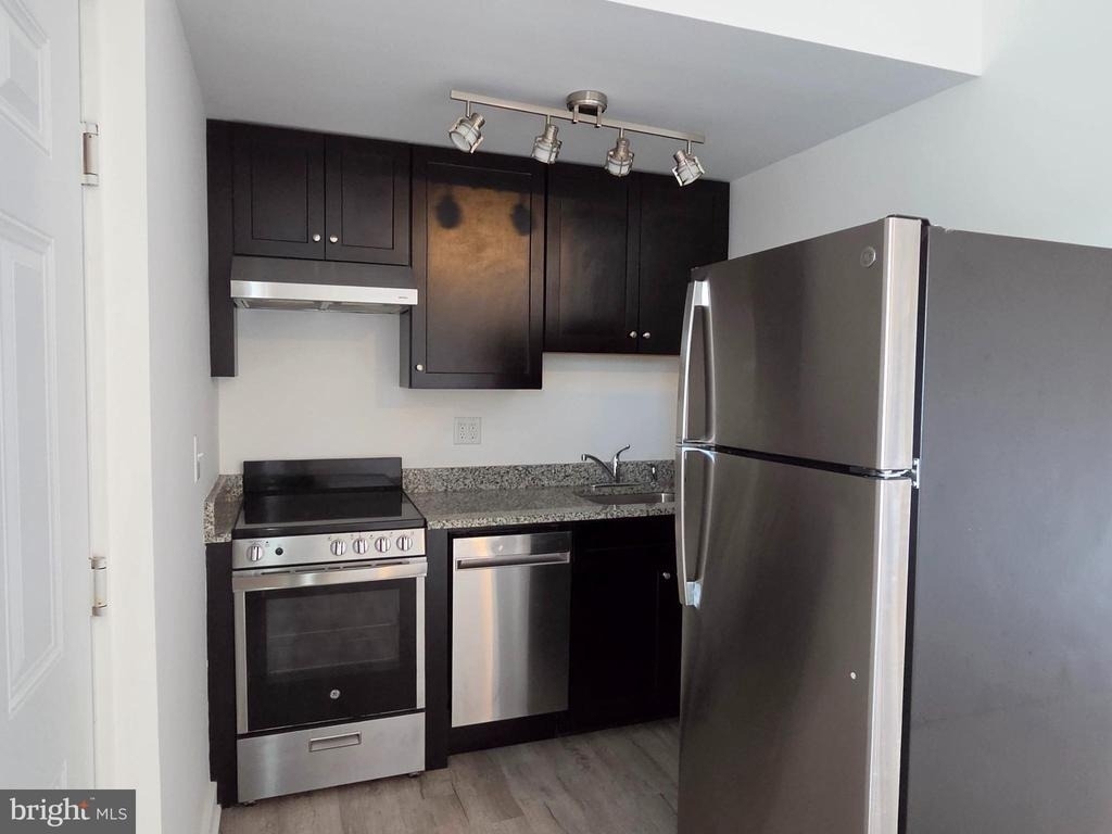 2205 Princess Anne Street - Photo 4