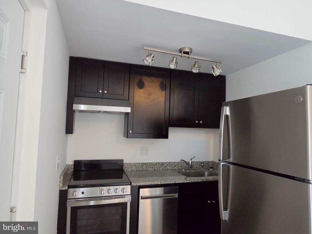 2205 Princess Anne Street - Photo 3