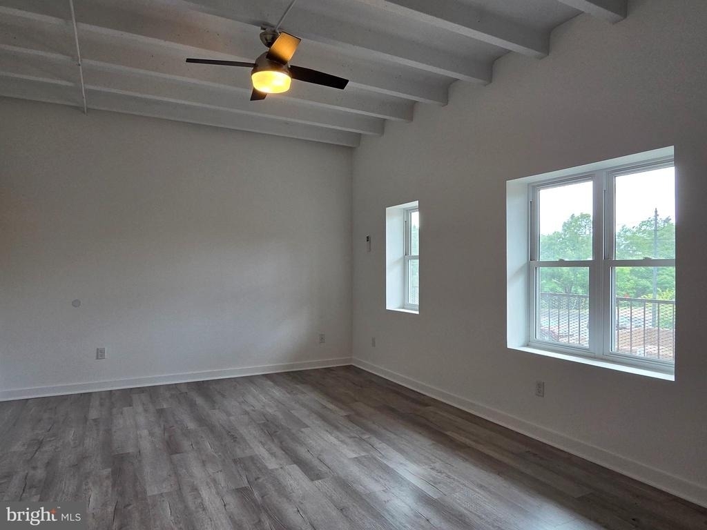 2205 Princess Anne Street - Photo 7