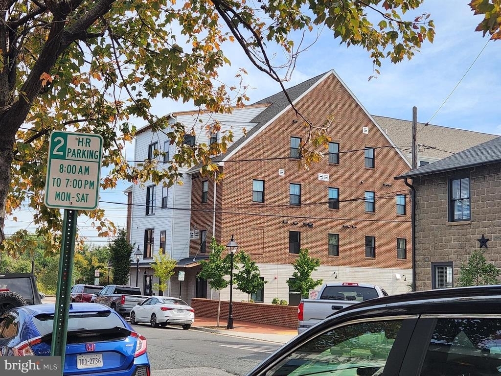 102 Hanover Street - Photo 24