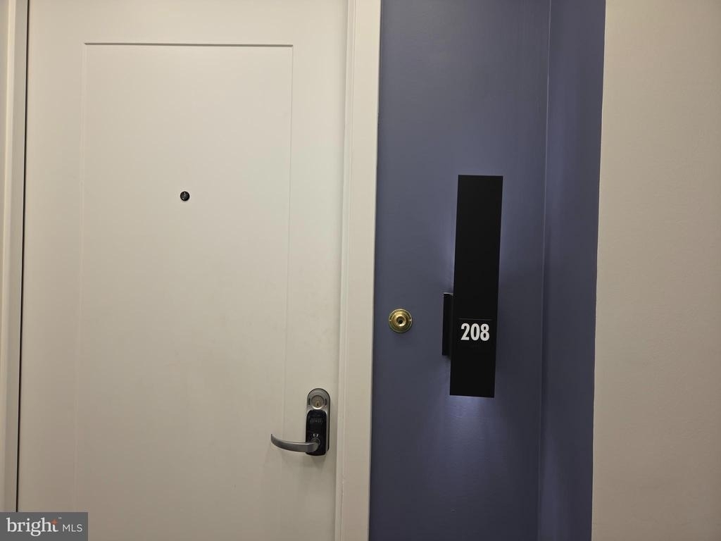 102 Hanover Street - Photo 1