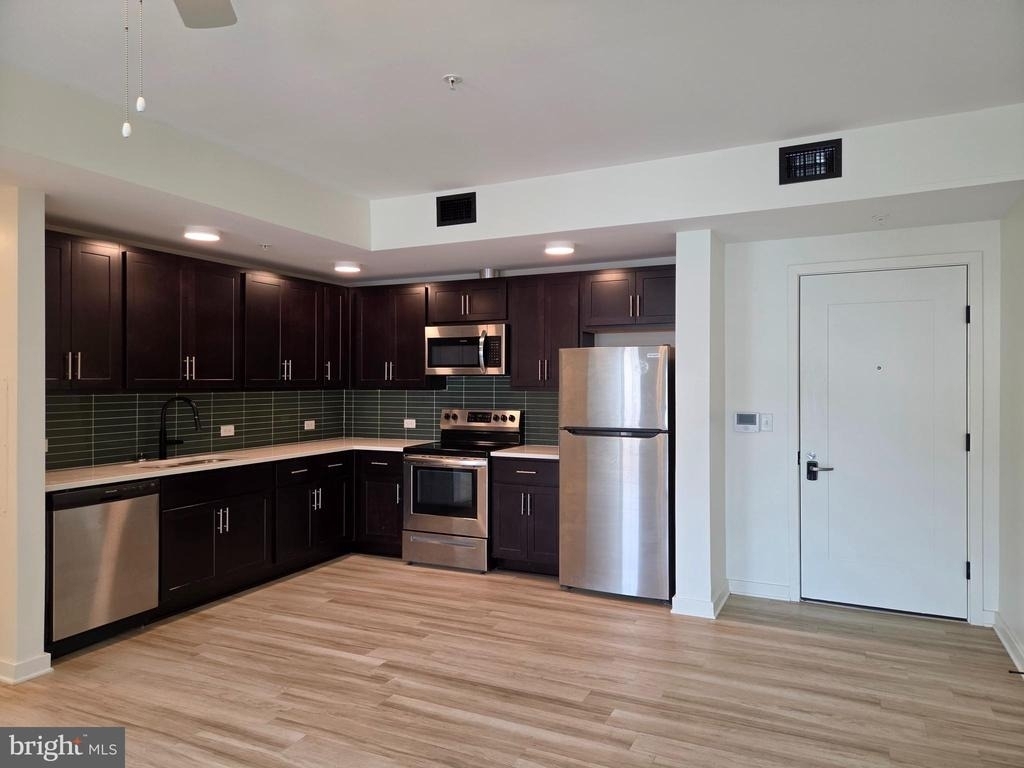 102 Hanover Street - Photo 3
