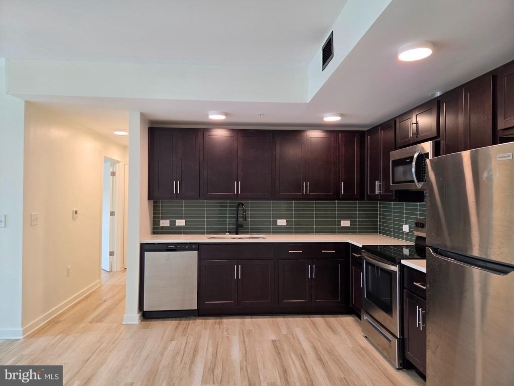 102 Hanover Street - Photo 2