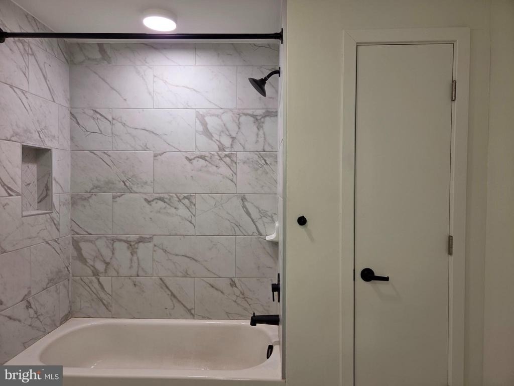 102 Hanover Street - Photo 18