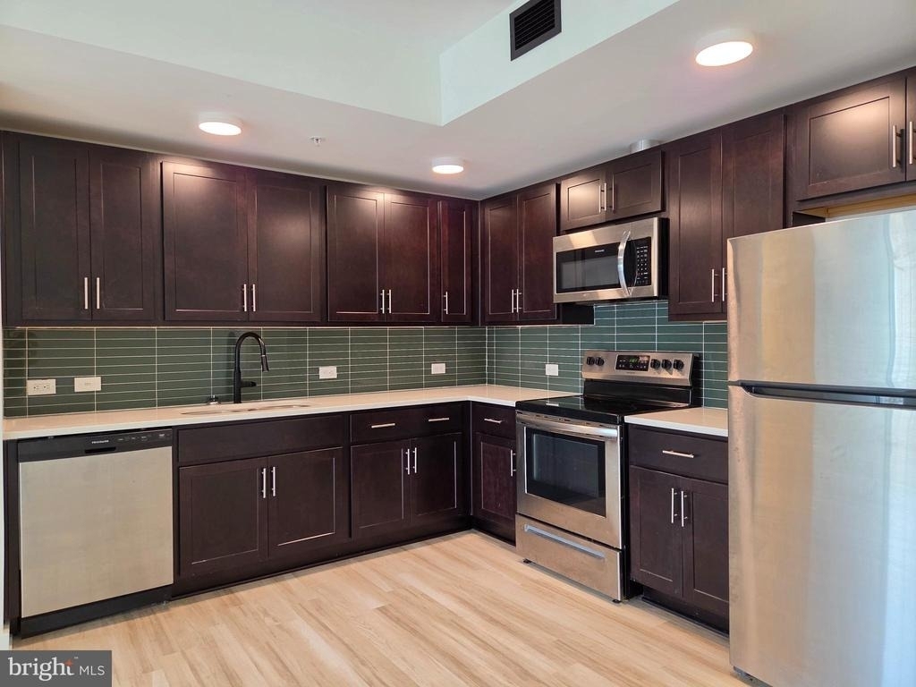 102 Hanover Street - Photo 5