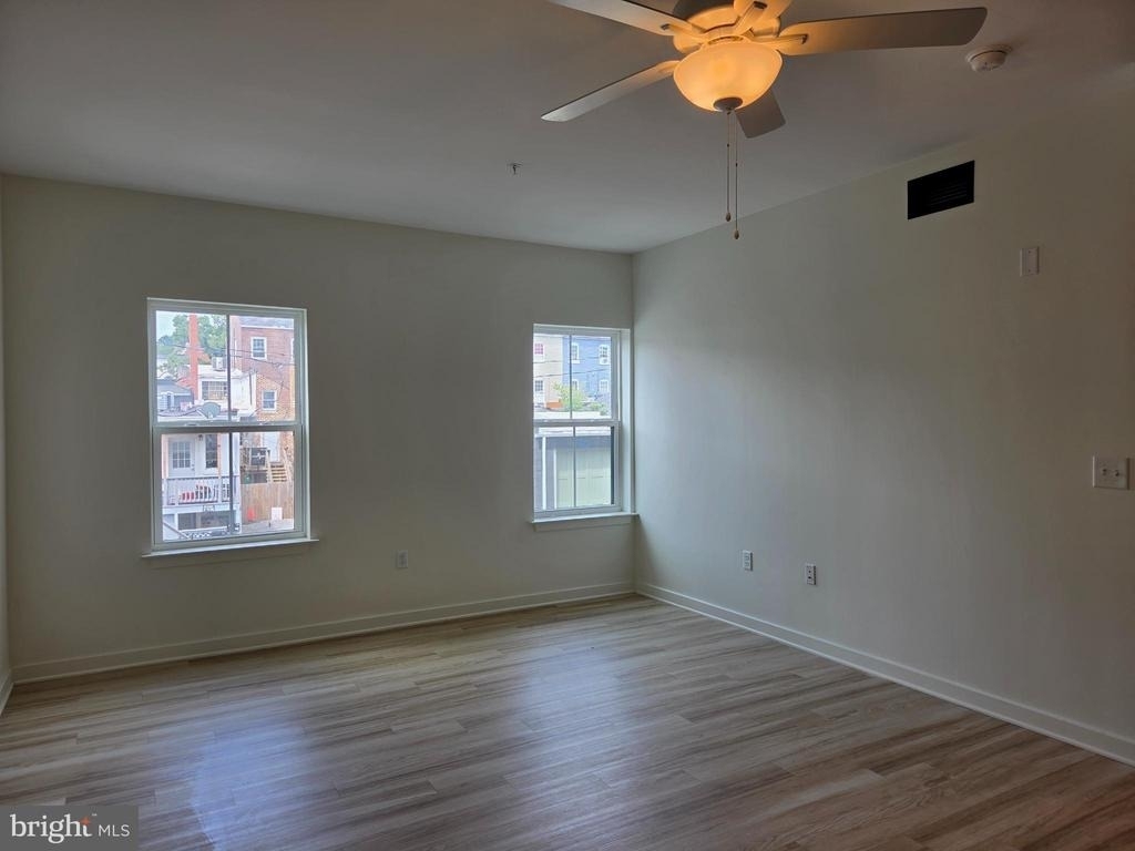 102 Hanover Street - Photo 8