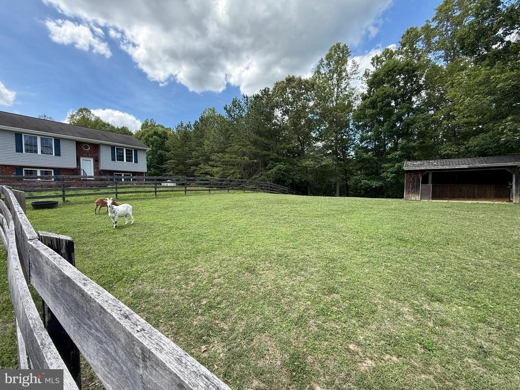 17493 American Way - Photo 1