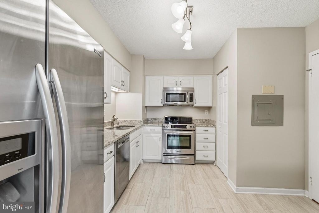 400 Madison Street - Photo 13