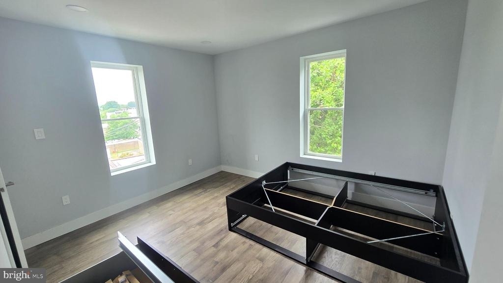 484 Shurs Lane - Photo 17