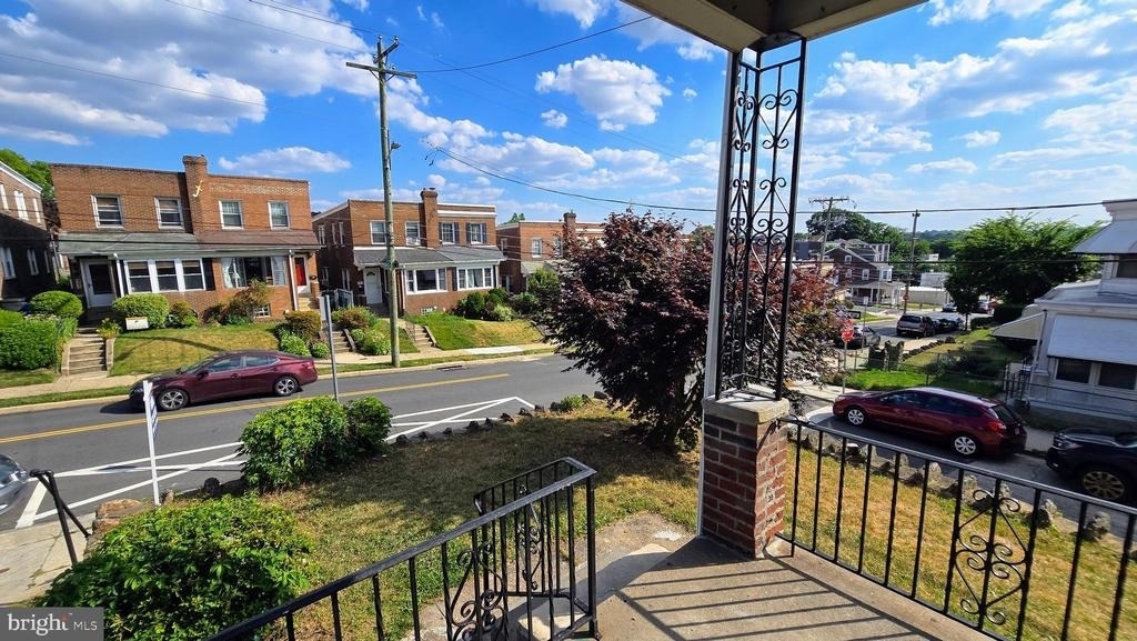 484 Shurs Lane - Photo 3