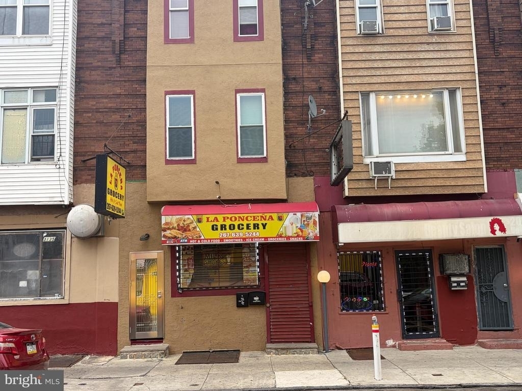 3133 N Front Street - Photo 0