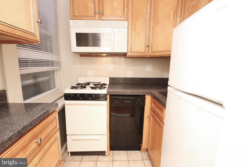 1616 Pine - Photo 7