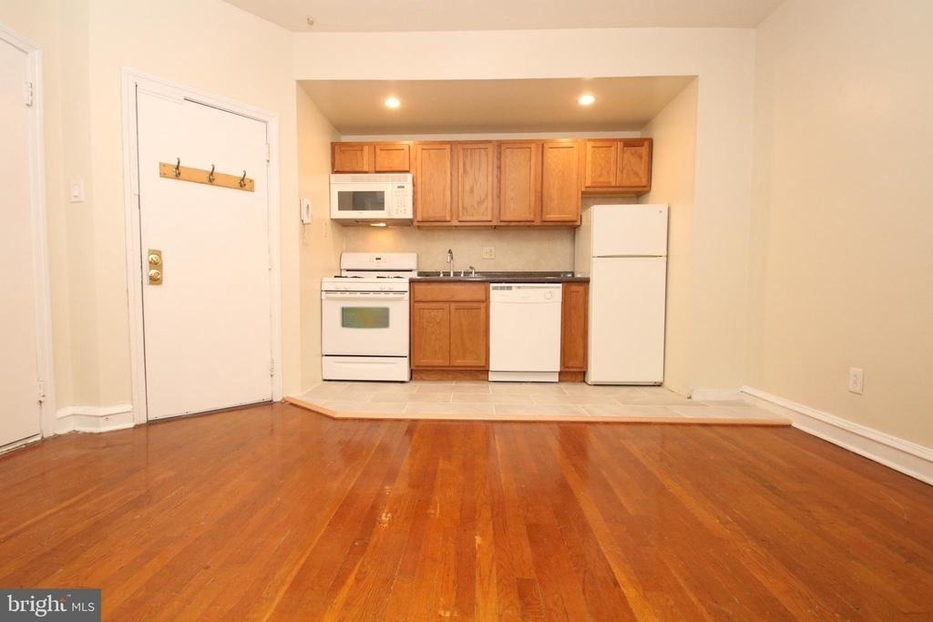 318 S 15th Street - Photo 1