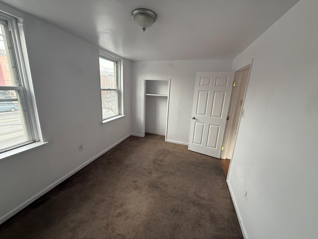 600 E Girard Avenue - Photo 5