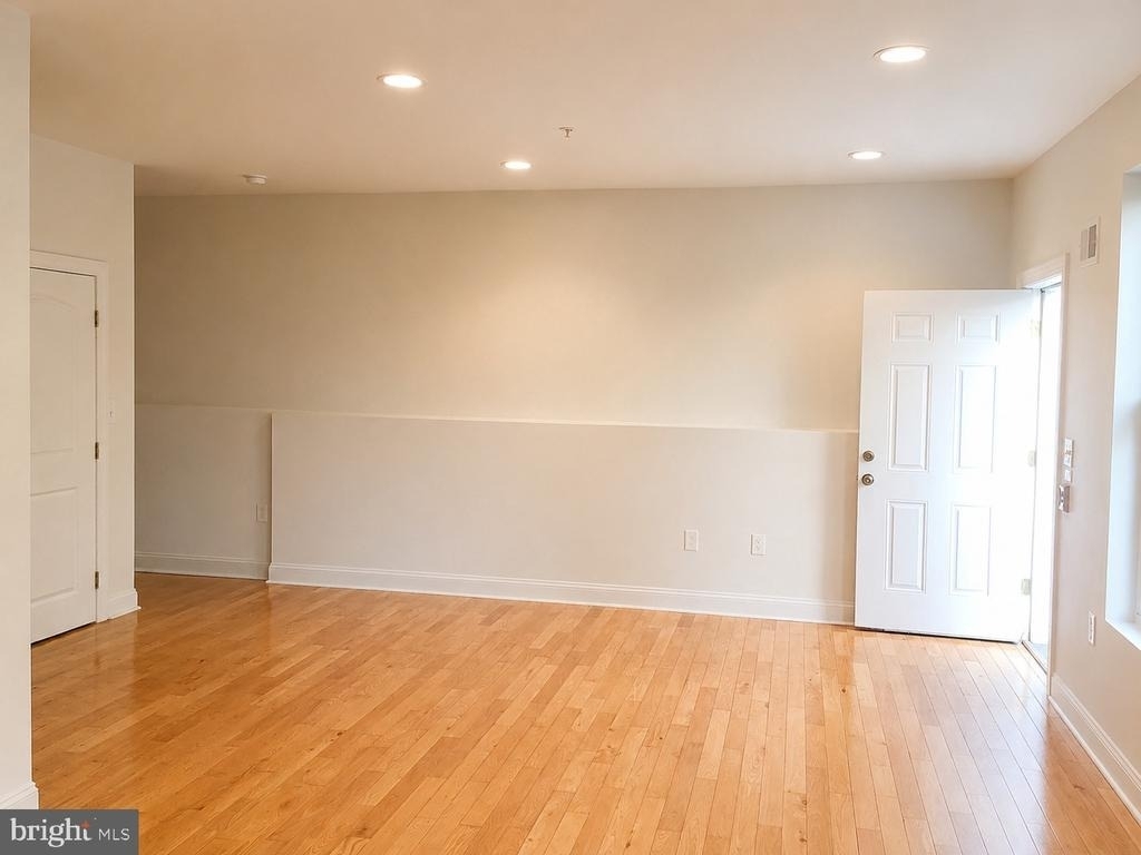 4128 Chester Avenue - Photo 5