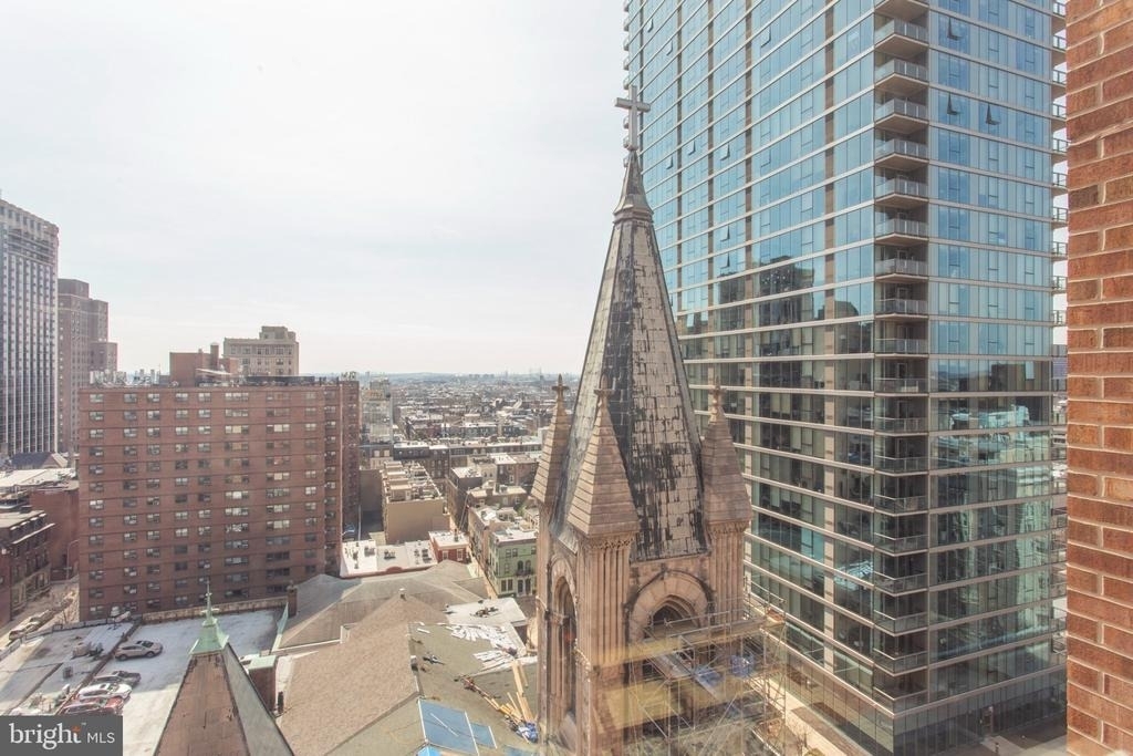 2101 Chestnut Street - Photo 1