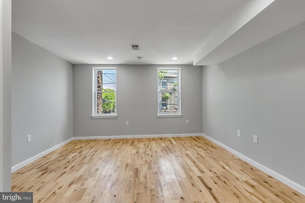 410 Diamond Street - Photo 2