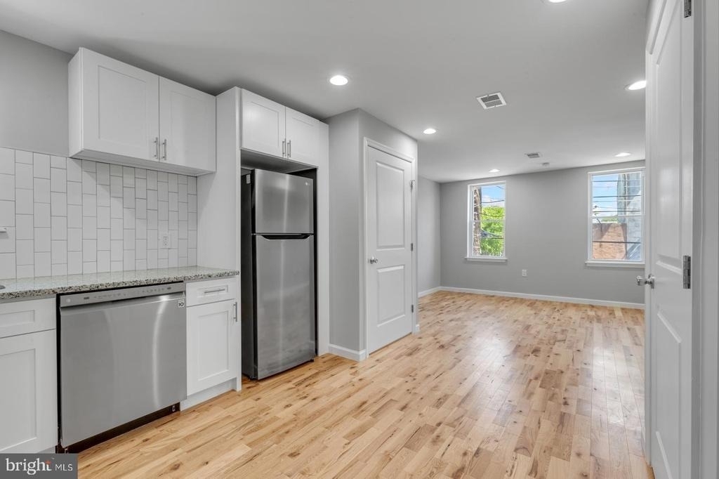 410 Diamond Street - Photo 1