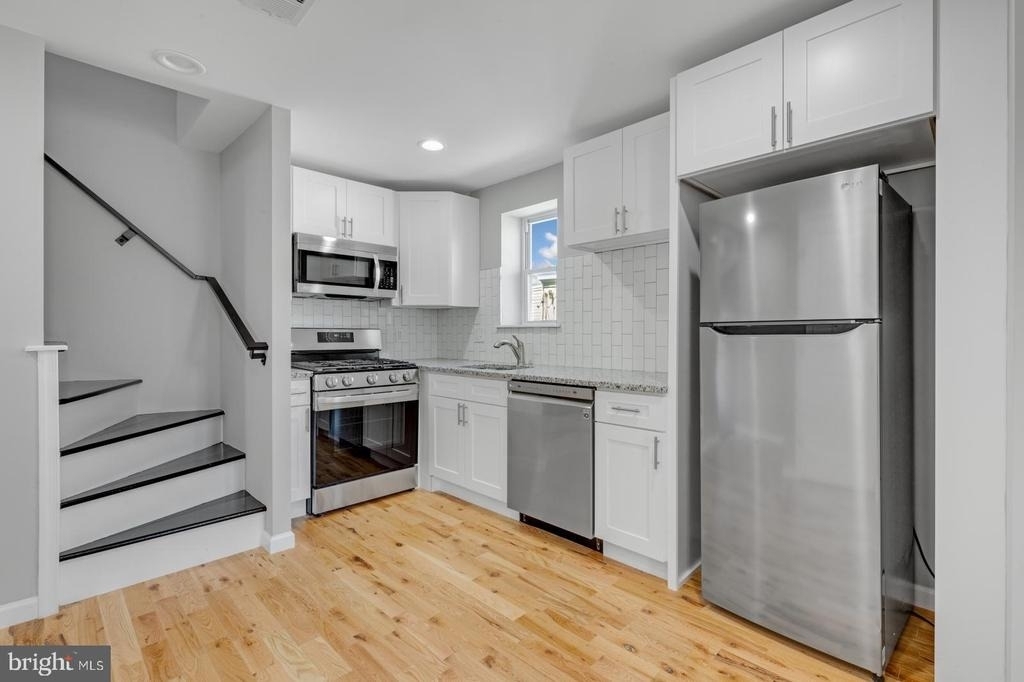 410 Diamond Street - Photo 0