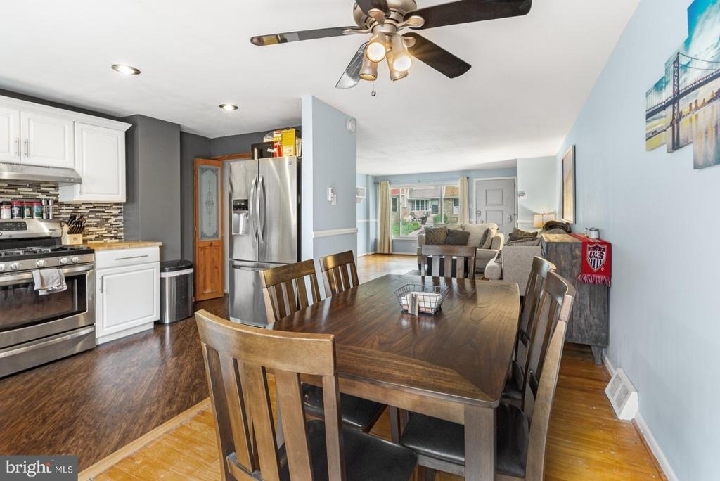 5432 Vicaris Street - Photo 10