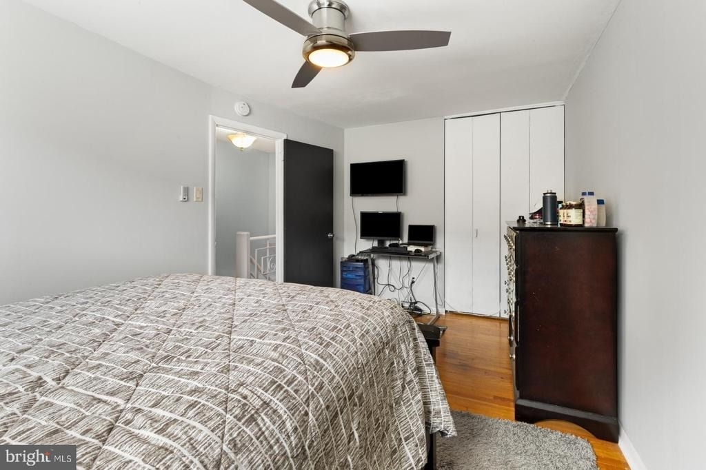 5432 Vicaris Street - Photo 17