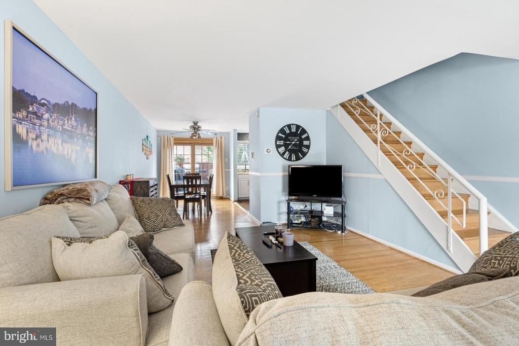 5432 Vicaris Street - Photo 0