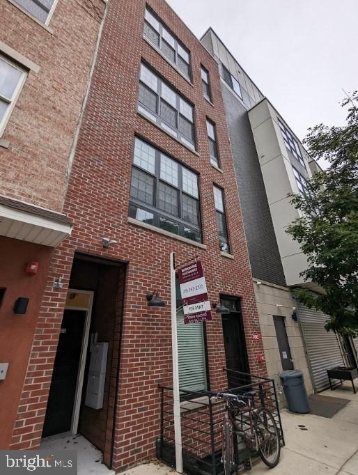 1524 Ridge Avenue - Photo 1