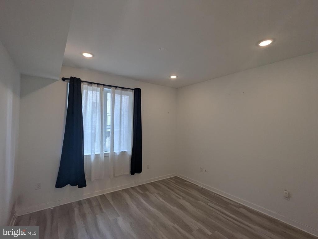 1524 Ridge Avenue - Photo 11