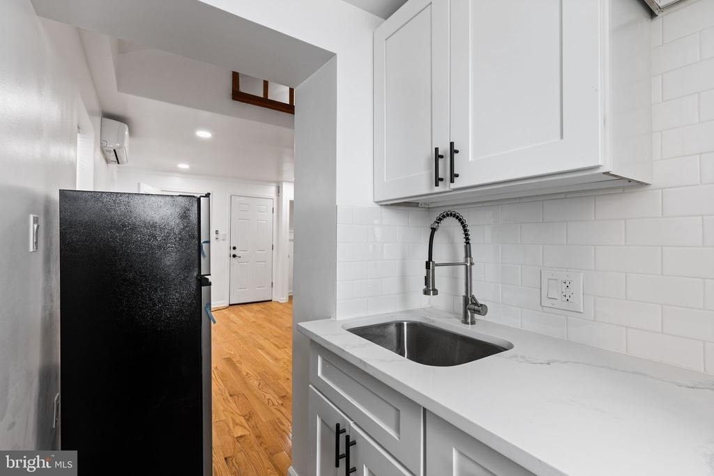 1223 Spruce Street - Photo 6