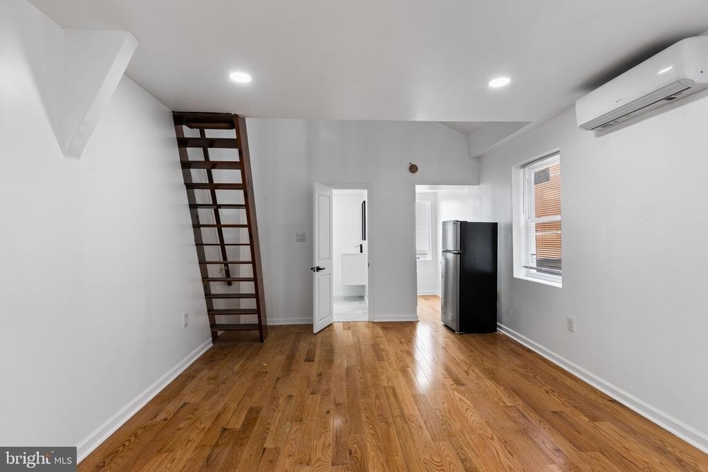 1223 Spruce Street - Photo 2