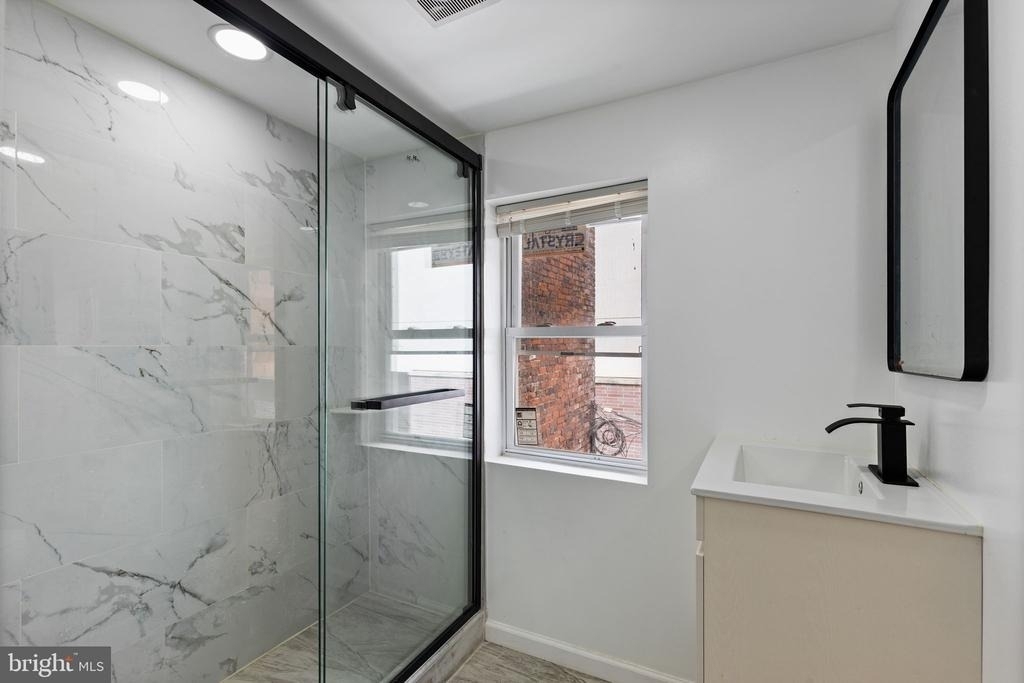 1223 Spruce Street - Photo 8
