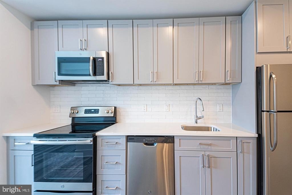 1245 Ridge Avenue - Photo 10