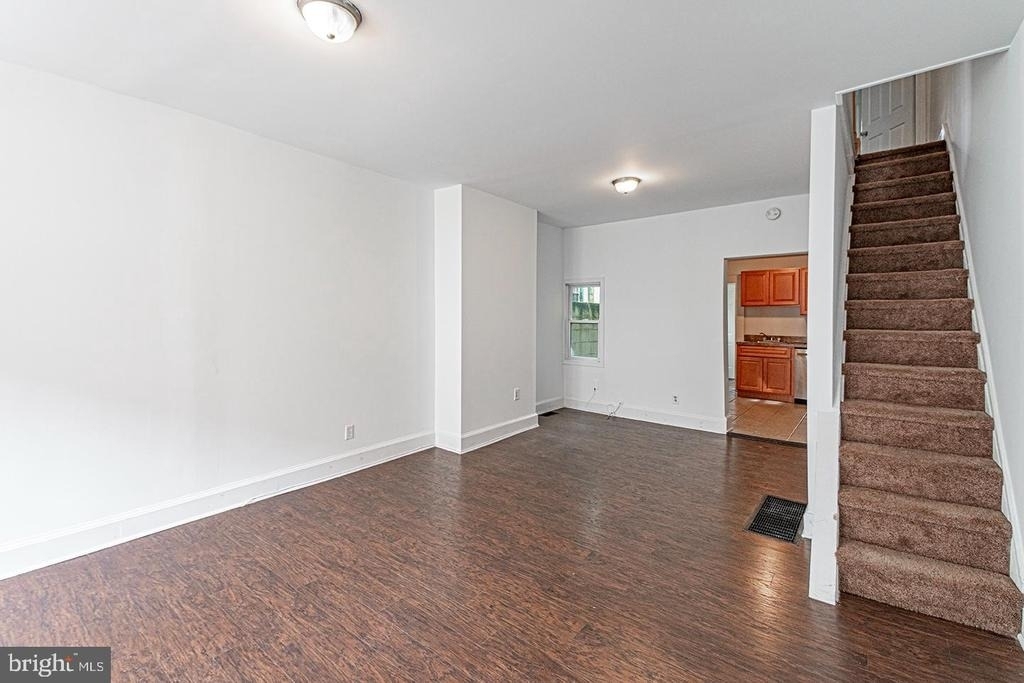 1535 S Hicks Street - Photo 0