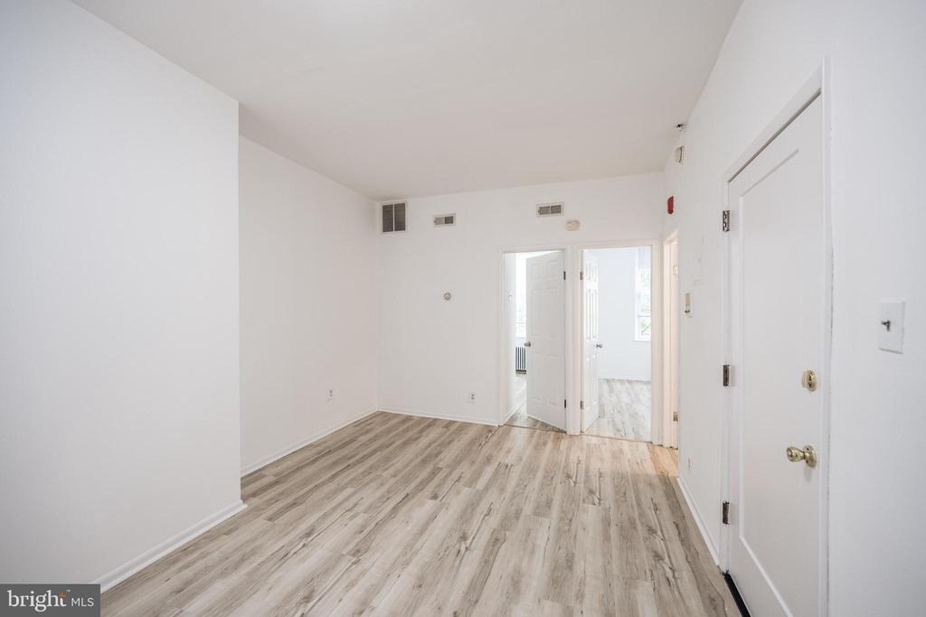 625 S 10th Street - Photo 2