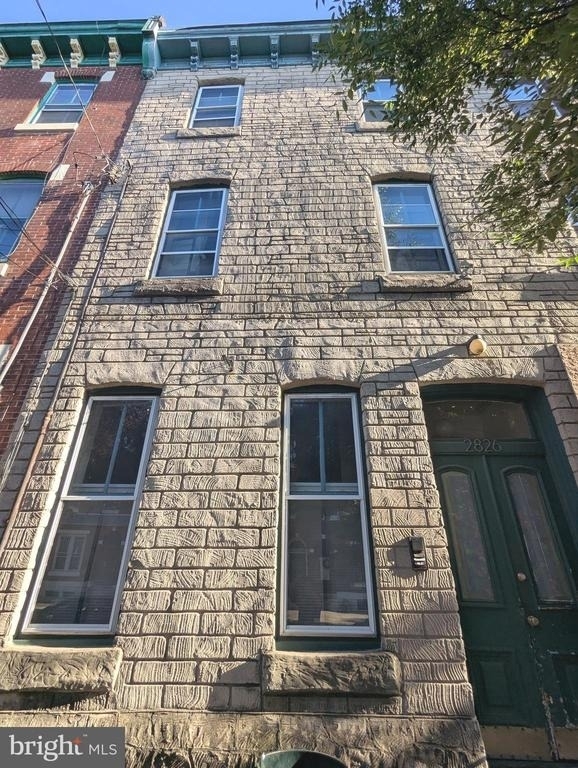 2826 Poplar Street - Photo 0