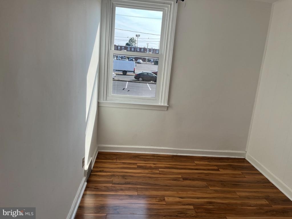 1418 Greeby Street - Photo 15