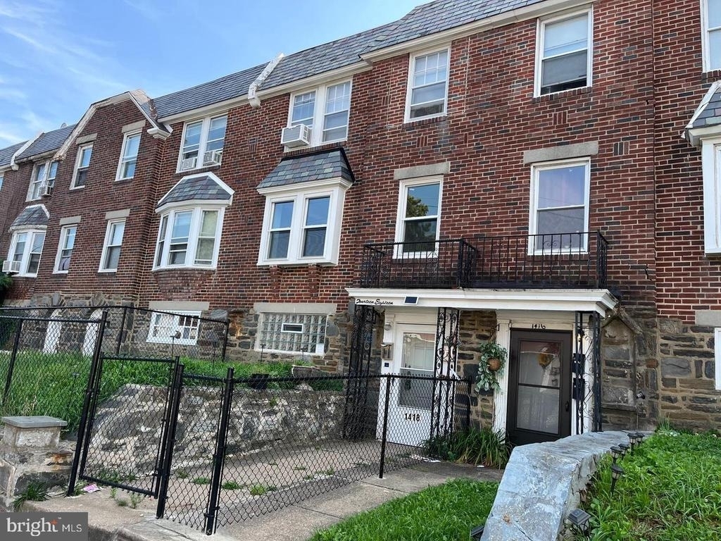 1418 Greeby Street - Photo 0