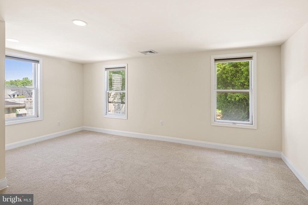 146 W 1st Avenue - Photo 6