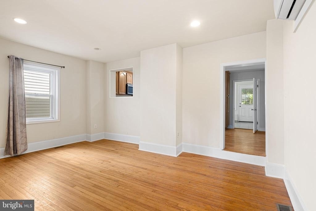 146 W 1st Avenue - Photo 3