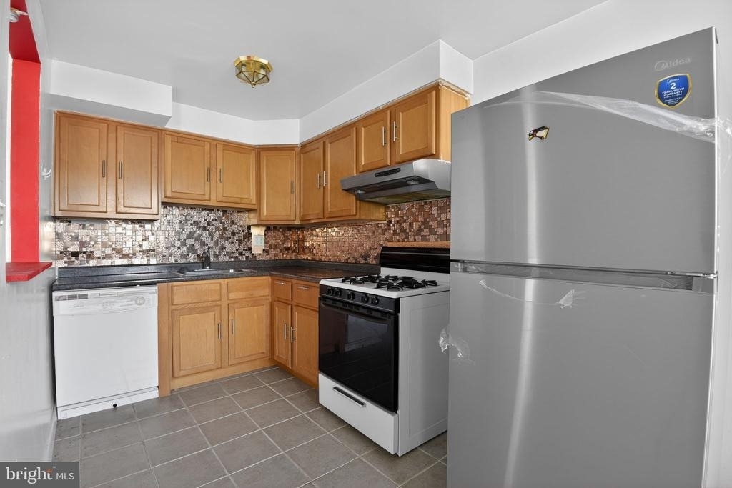 4026 Gideon Road - Photo 2
